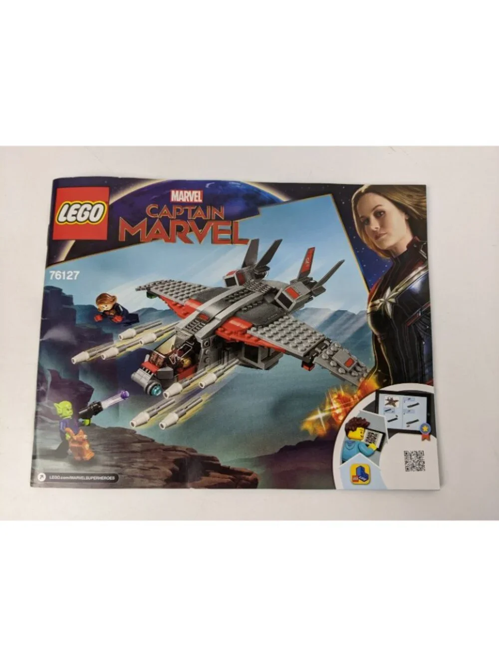 LEGO 76127 Captain Marvel & Skrull Attack w/ Manual NO CAT